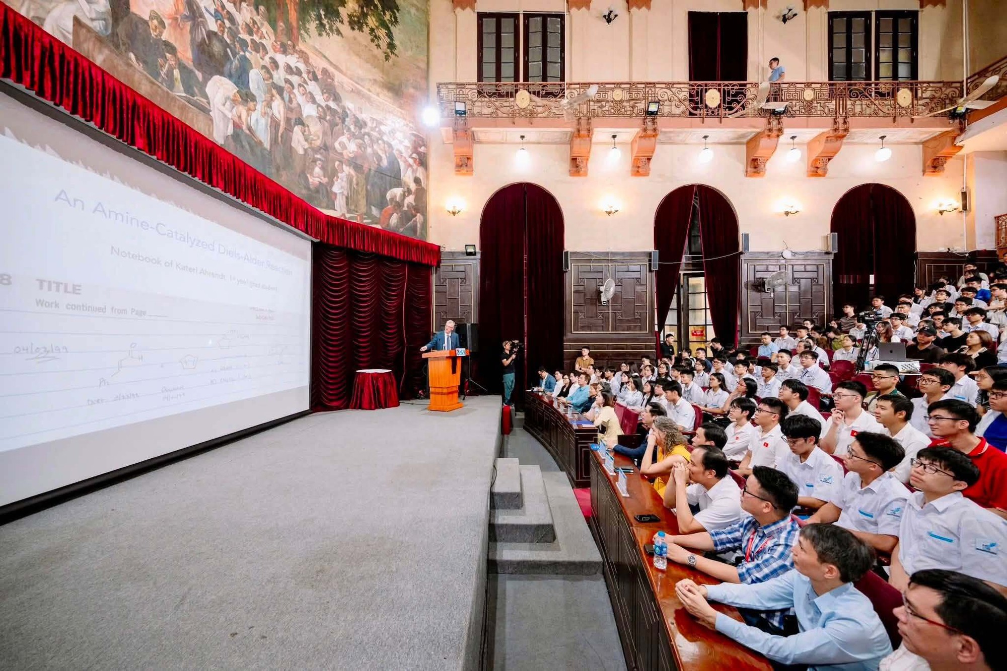8.000 “chiếc chìa khóa” cho một cơ hội mở cánh cửa tìm ra thuốc mới- Ảnh 1.