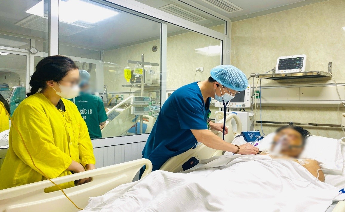 Cuộc gọi khẩn từ Lào Cai xuống Hà Nội và hành trình cứu sống bệnh nhân đa chấn thương - Ảnh 1.