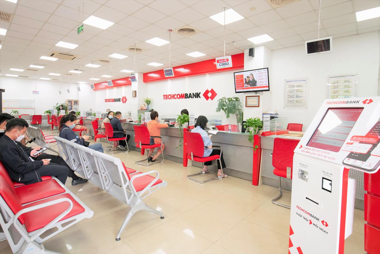 Techcombank có quý lãi cao nhất từ trước đến nay, nợ xấu tăng trở lại- Ảnh 1.