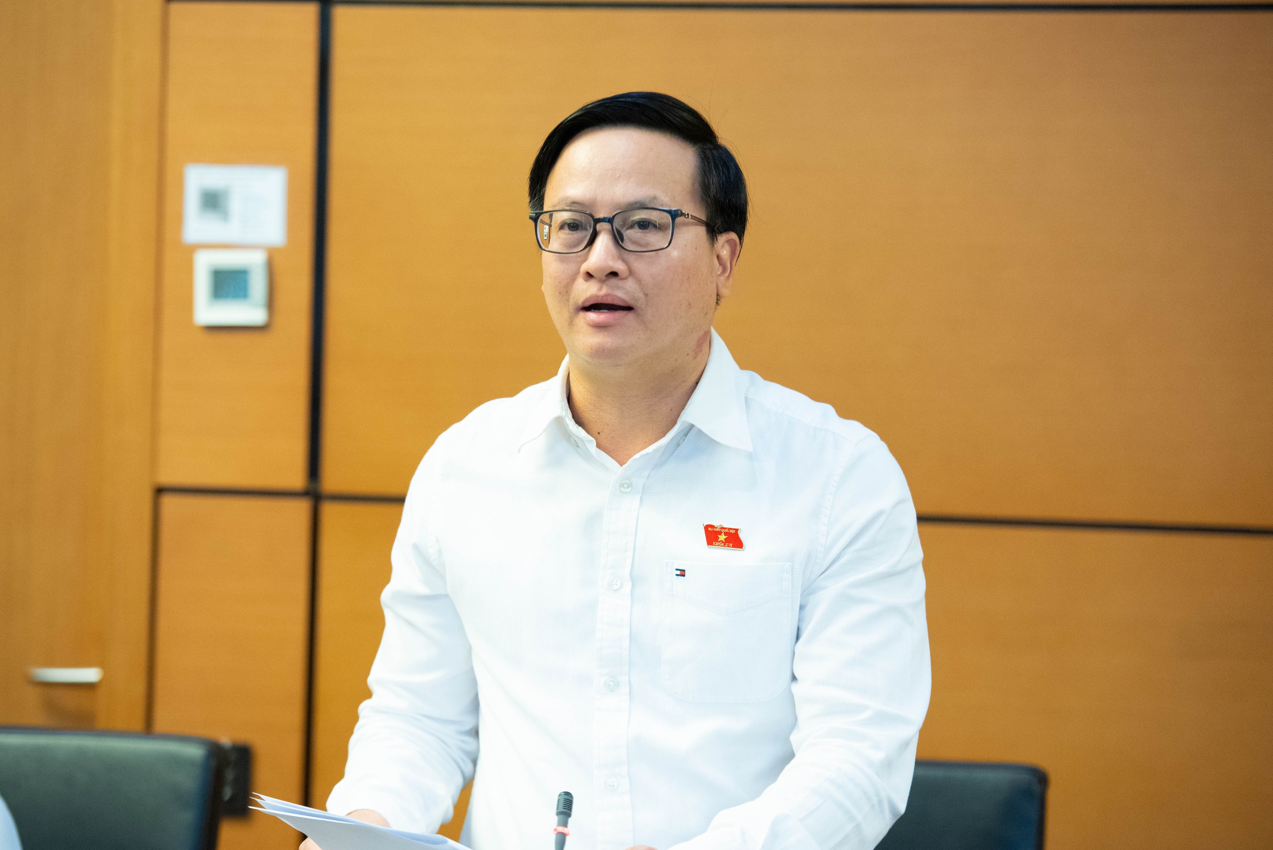 Luật Đấu thầu phải giúp bệnh viện mua đúng thuốc, đúng thiết bị với giá hợp lý - Ảnh 2.