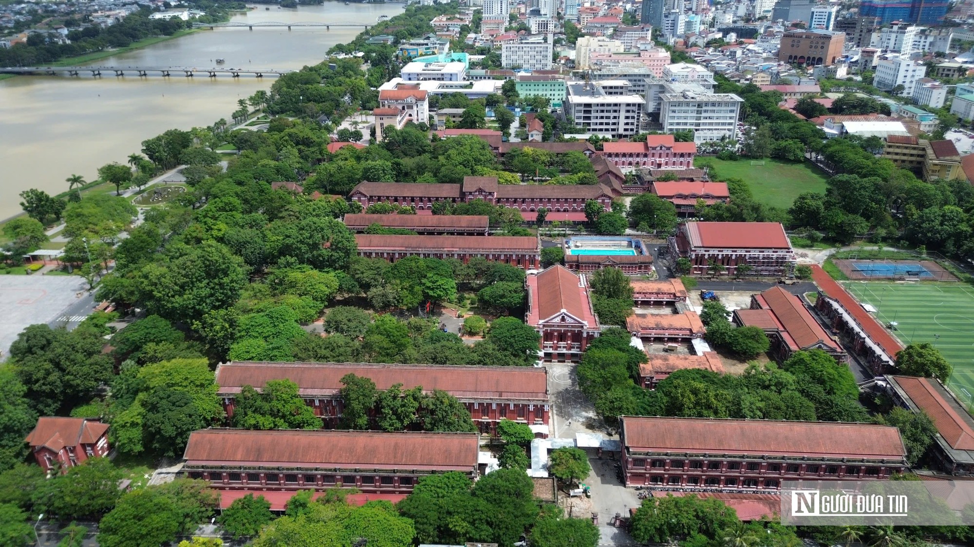 Bên trong ngôi trường 130 năm tuổi duy nhất Việt Nam được công nhận là Di tích quốc gia đặc biệt- Ảnh 1.