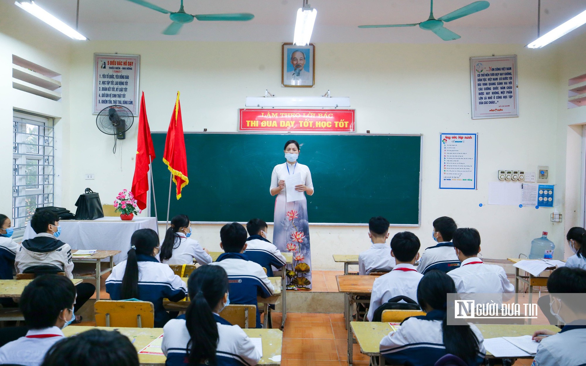 Bộ GD&ĐT đề xuất quy định mới về giờ làm việc, nghỉ hè của giáo viên - Ảnh 1.