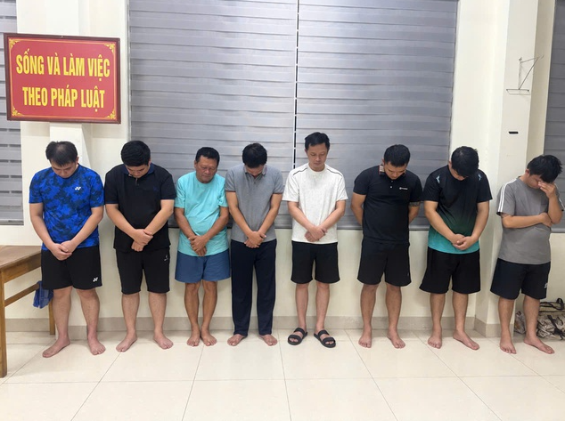 Triệt phá đường dây làm giả văn bằng, chứng chỉ quy mô lớn, chào bán với giá 1-2 triệu đồng/sản phẩm - Ảnh 2.