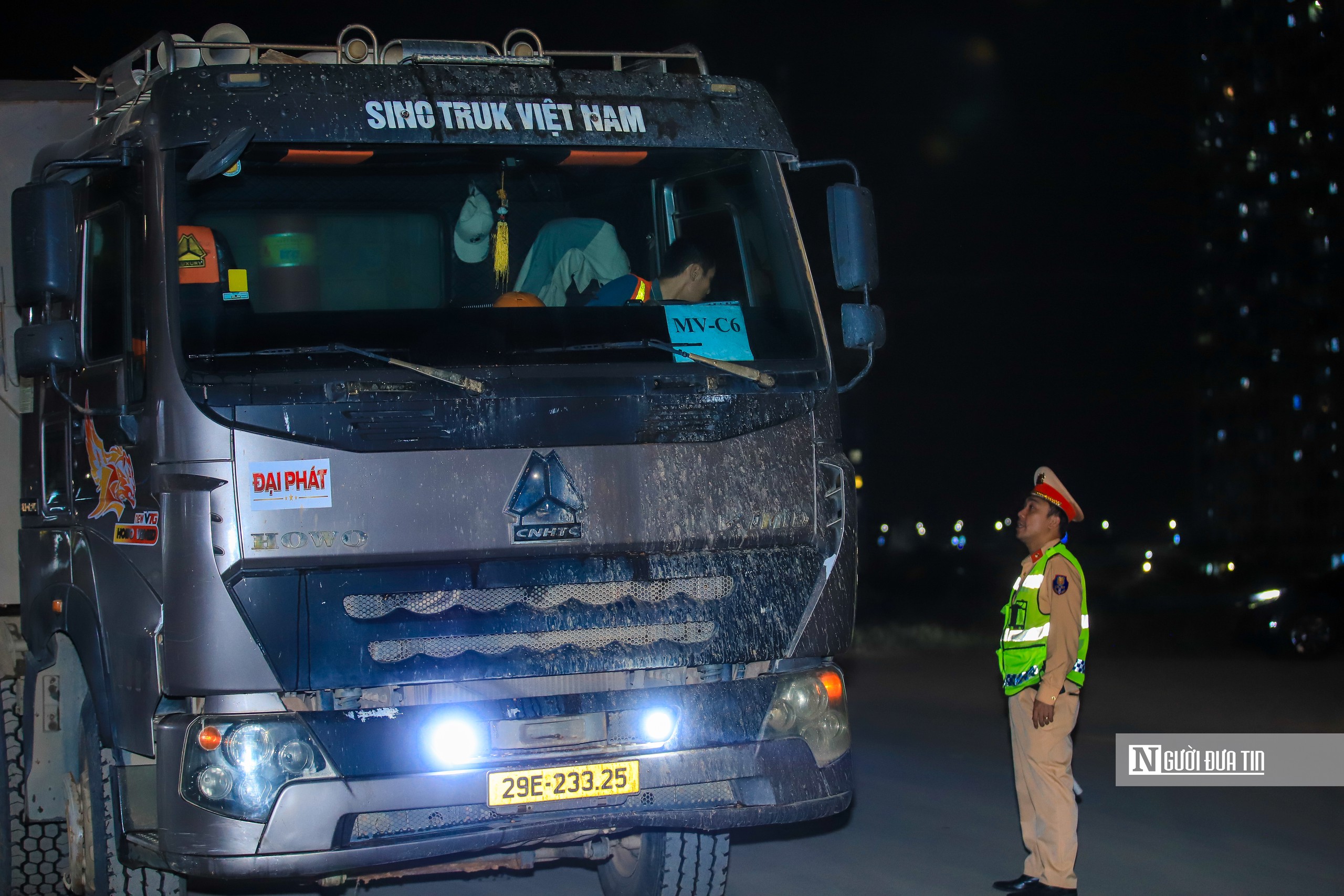 Hà Nội tăng cường giám sát, xử lý hoạt động vận chuyển đất thi công hồ điều hòa- Ảnh 13.