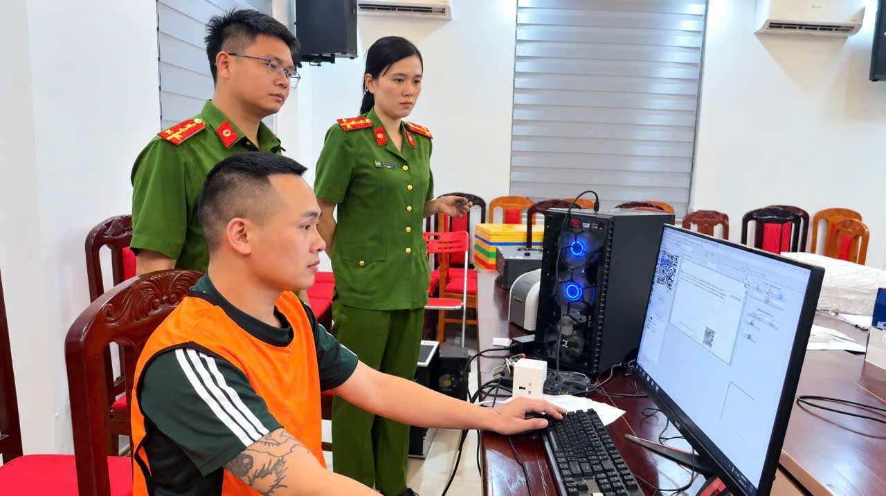 Triệt phá đường dây dựng 
