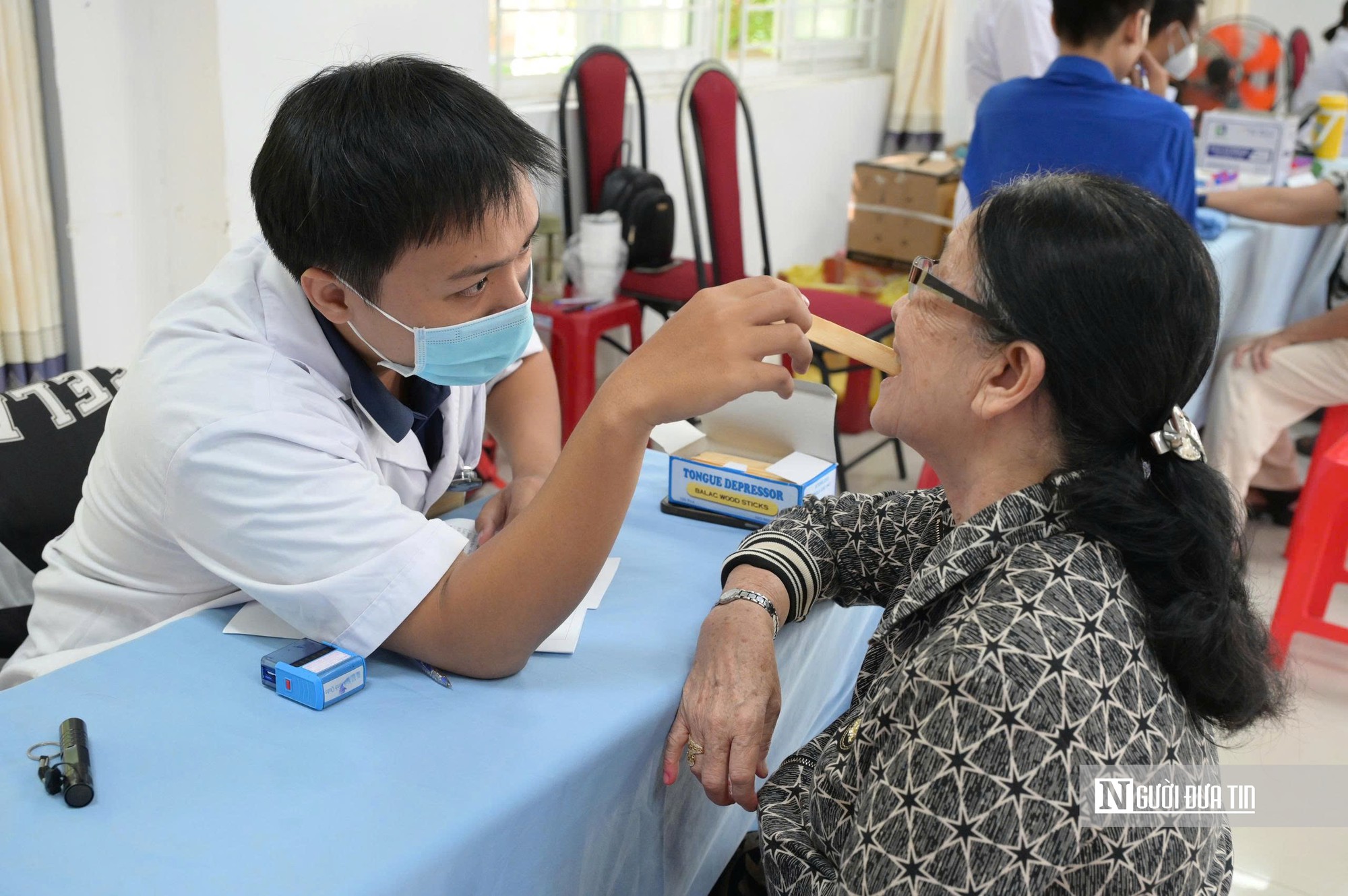 Phó Chủ tịch tỉnh Lâm Đồng yêu cầu “đi từng ngõ, gõ từng nhà” vận động người dân khám sức khỏe- Ảnh 1.