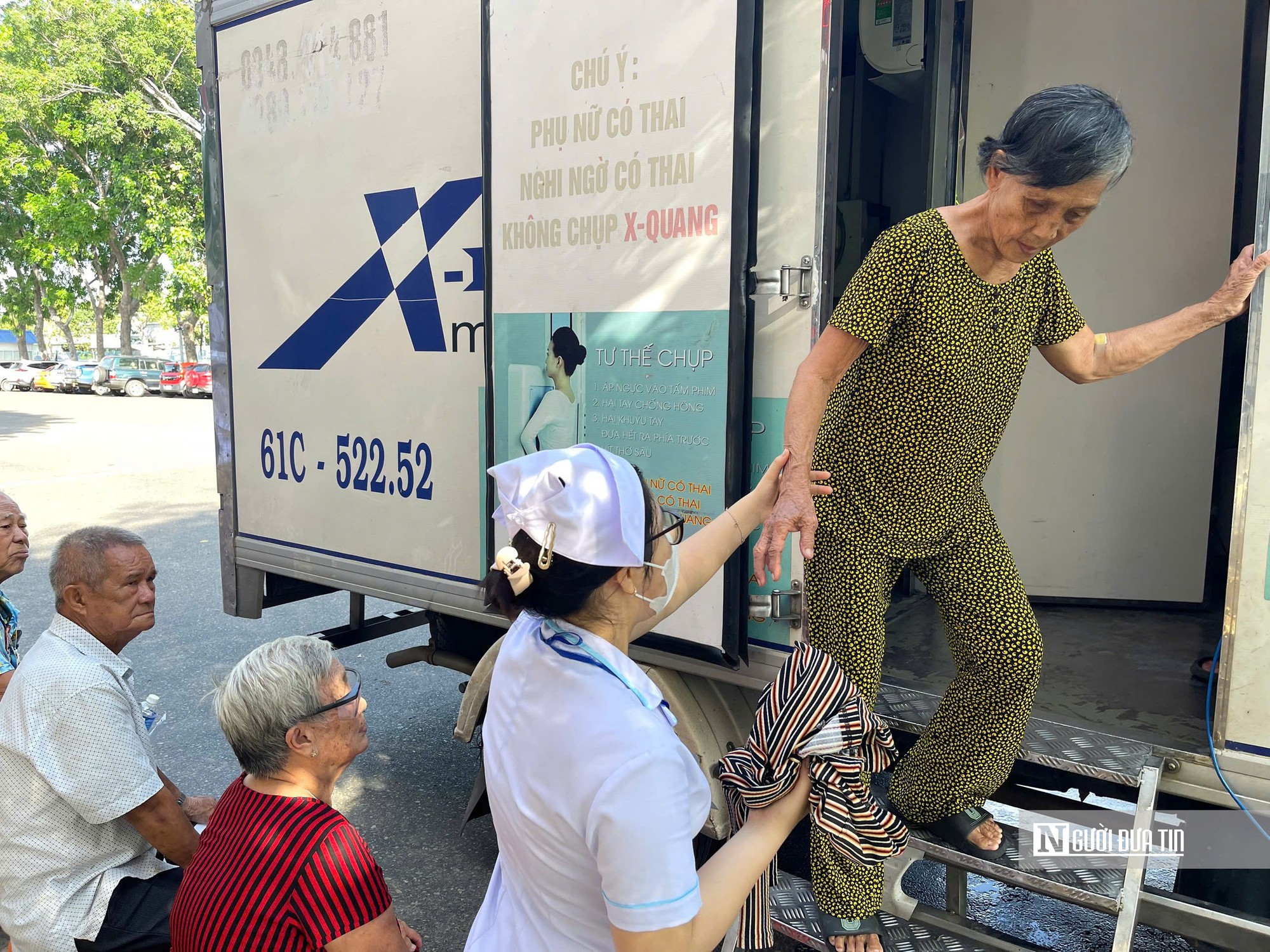 Phó Chủ tịch tỉnh Lâm Đồng yêu cầu “đi từng ngõ, gõ từng nhà” vận động người dân khám sức khỏe- Ảnh 3.