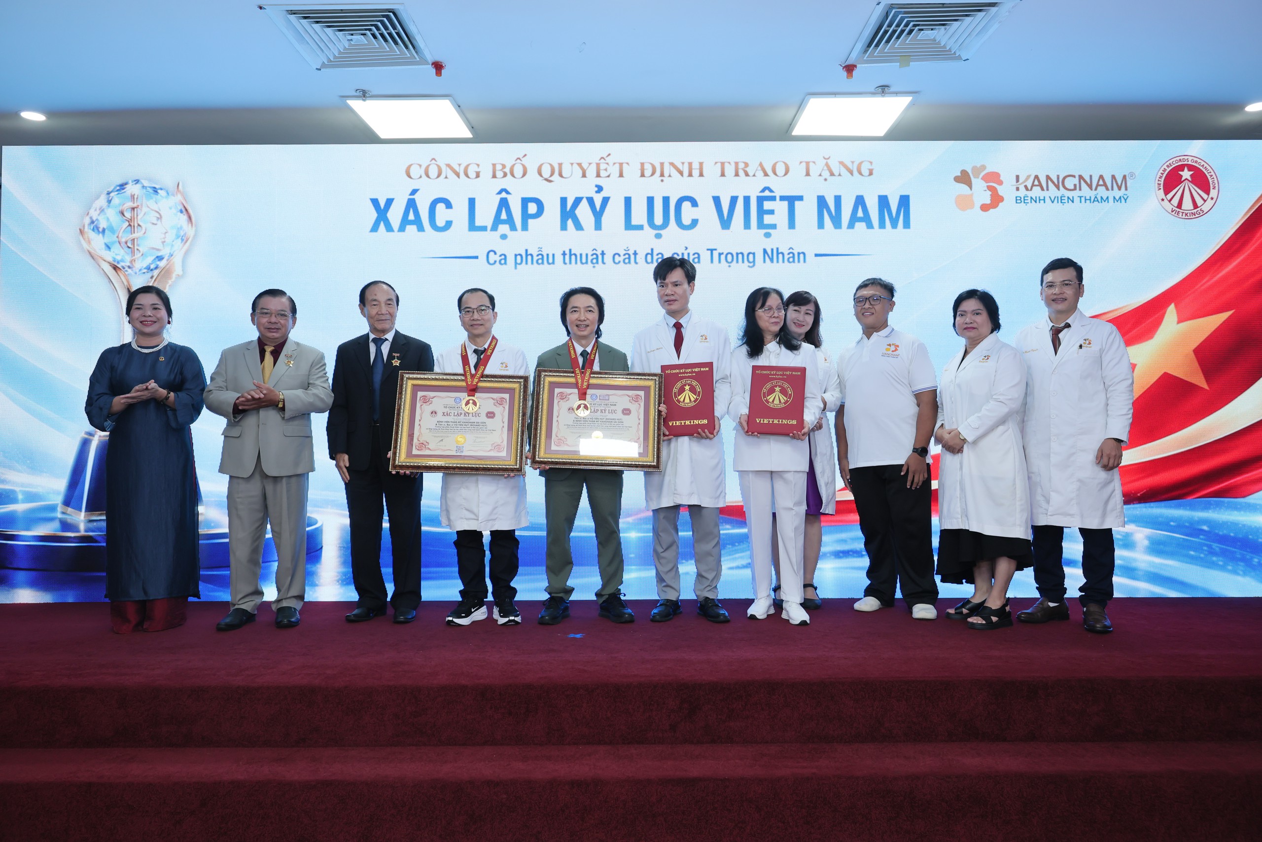 Bệnh viện Thẩm mỹ Kangnam Sài Gòn được vinh danh kỷ lục với ca tạo hình cơ thể phức tạp nhất - Ảnh 1.