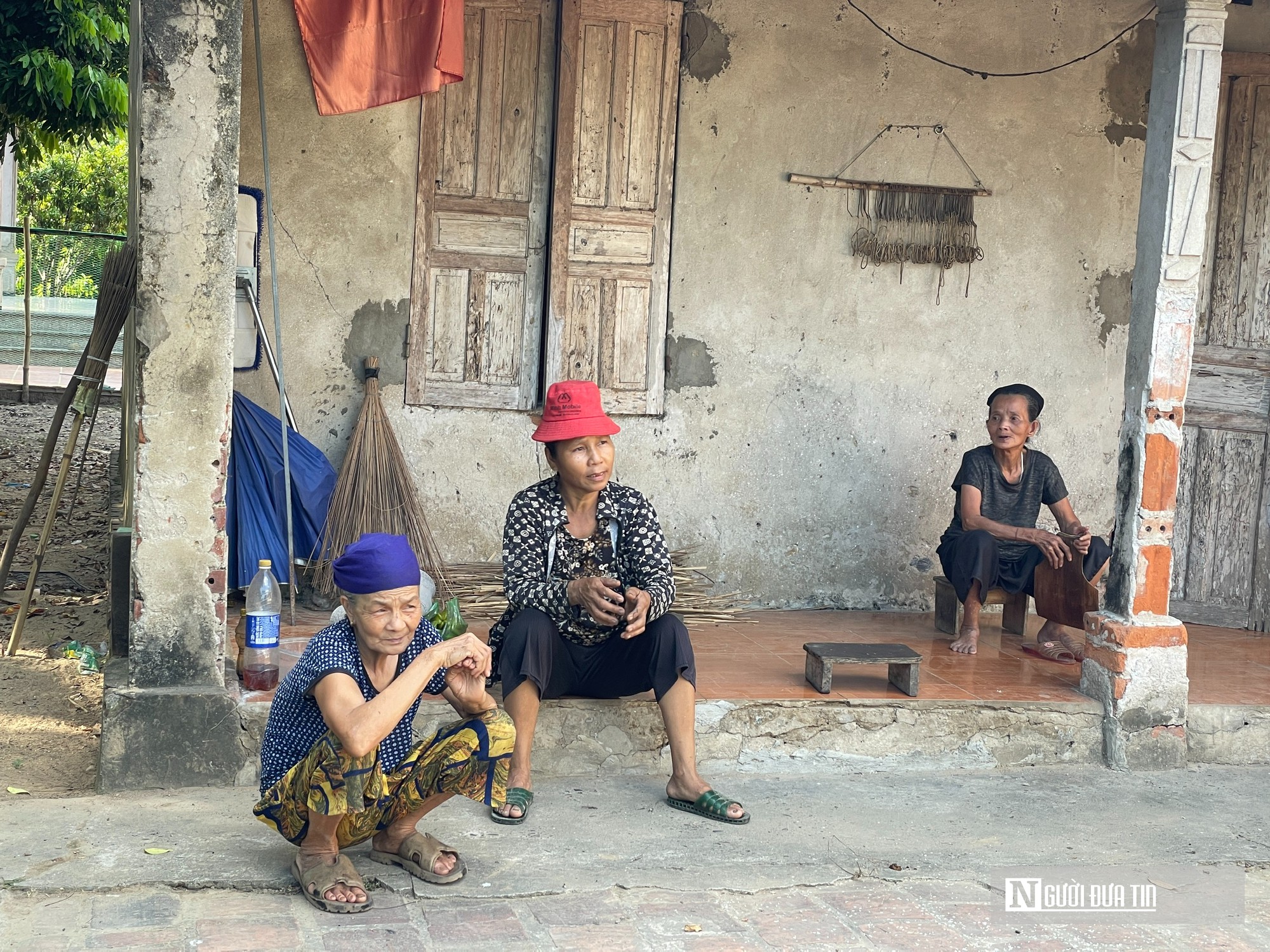 Cuộc sống cách trở của người dân ở "ốc đảo" nằm biệt lập bên sông Mã- Ảnh 4.
