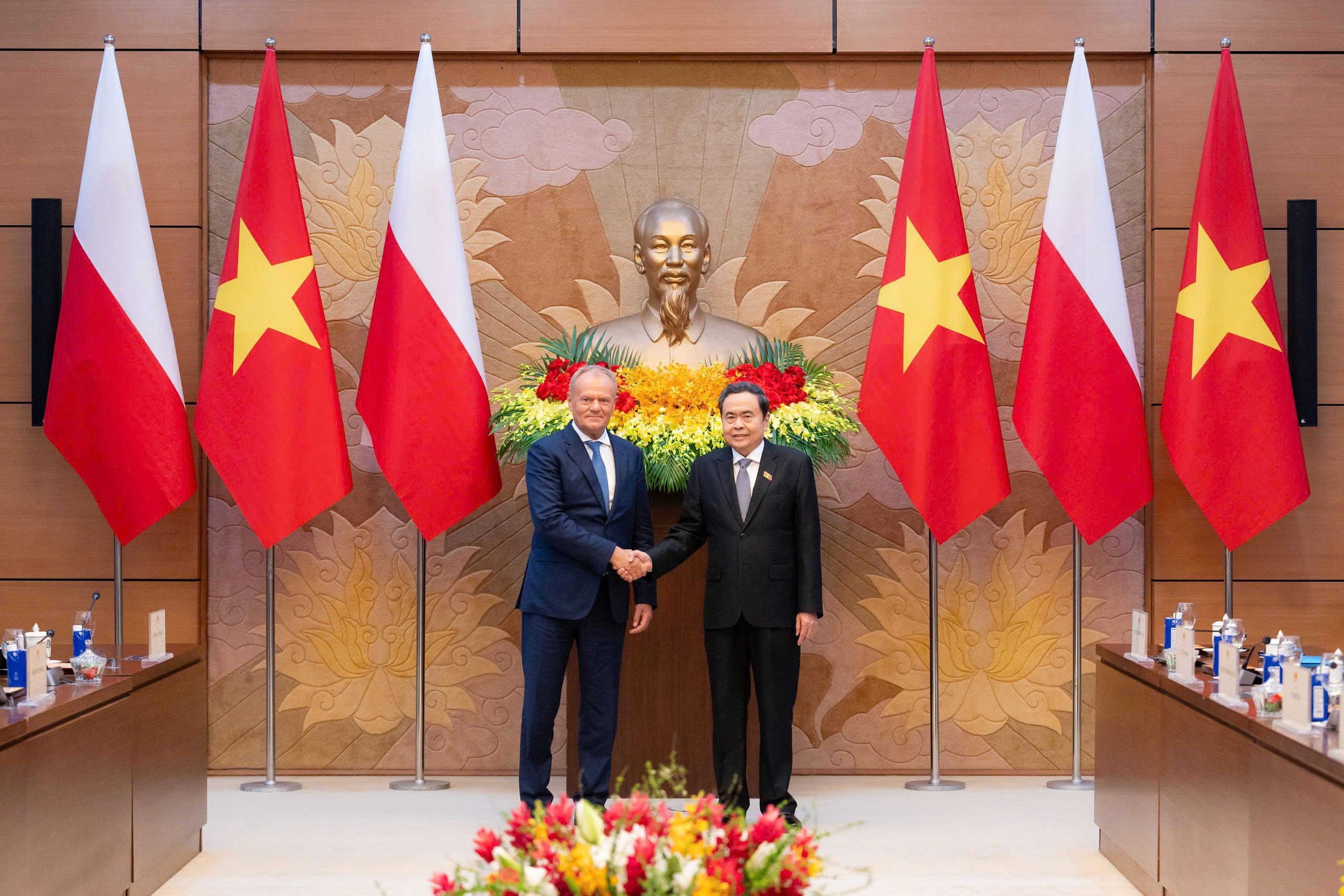 Chủ tịch Quốc hội Trần Thanh Mẫn hội kiến Thủ tướng Cộng hòa Ba Lan - Ảnh 2.
