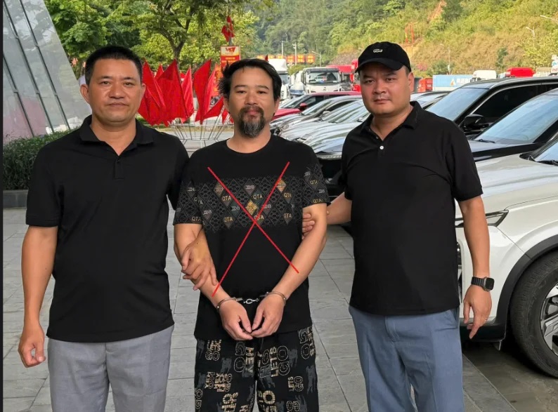 Trốn truy nã suốt 15 năm, người đàn ông bị bắt khi vừa nhập cảnh về Việt Nam - Ảnh 1.