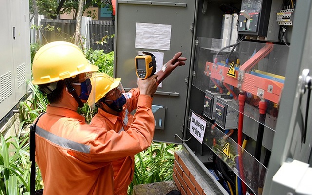 Khẩn trương xem xét phương án giảm giá điện từ đầu tháng 11 - Ảnh 1.