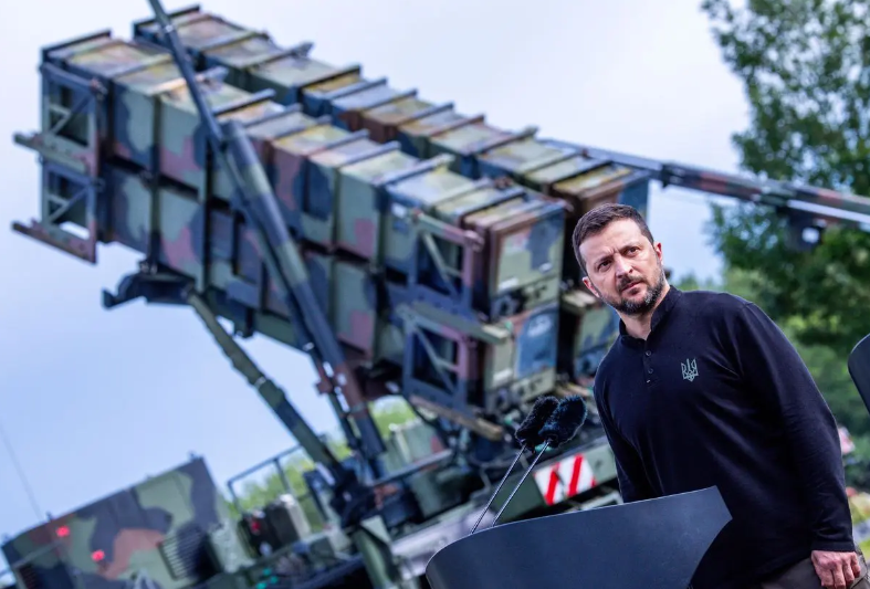 Ông Zelensky thúc ép Mỹ về việc chậm trễ bàn giao tên lửa Patriot - Ảnh 1.