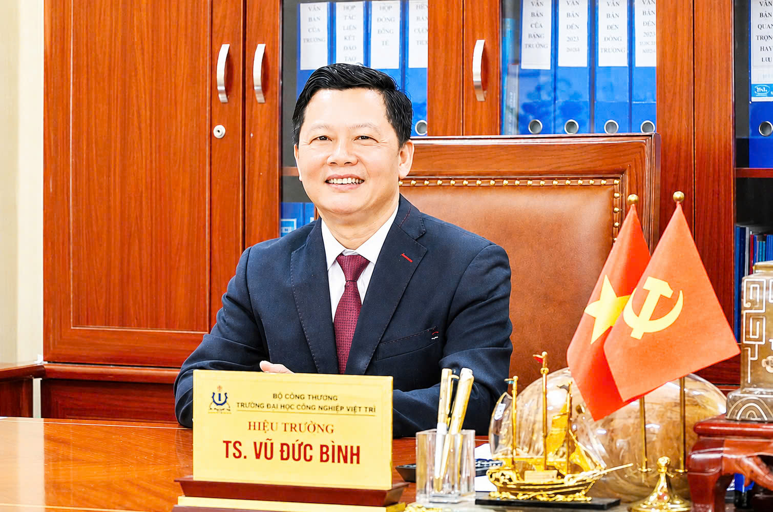 Cựu học sinh Trường THPT Sông Công xúc động nhớ về mái trường - Ảnh 3.