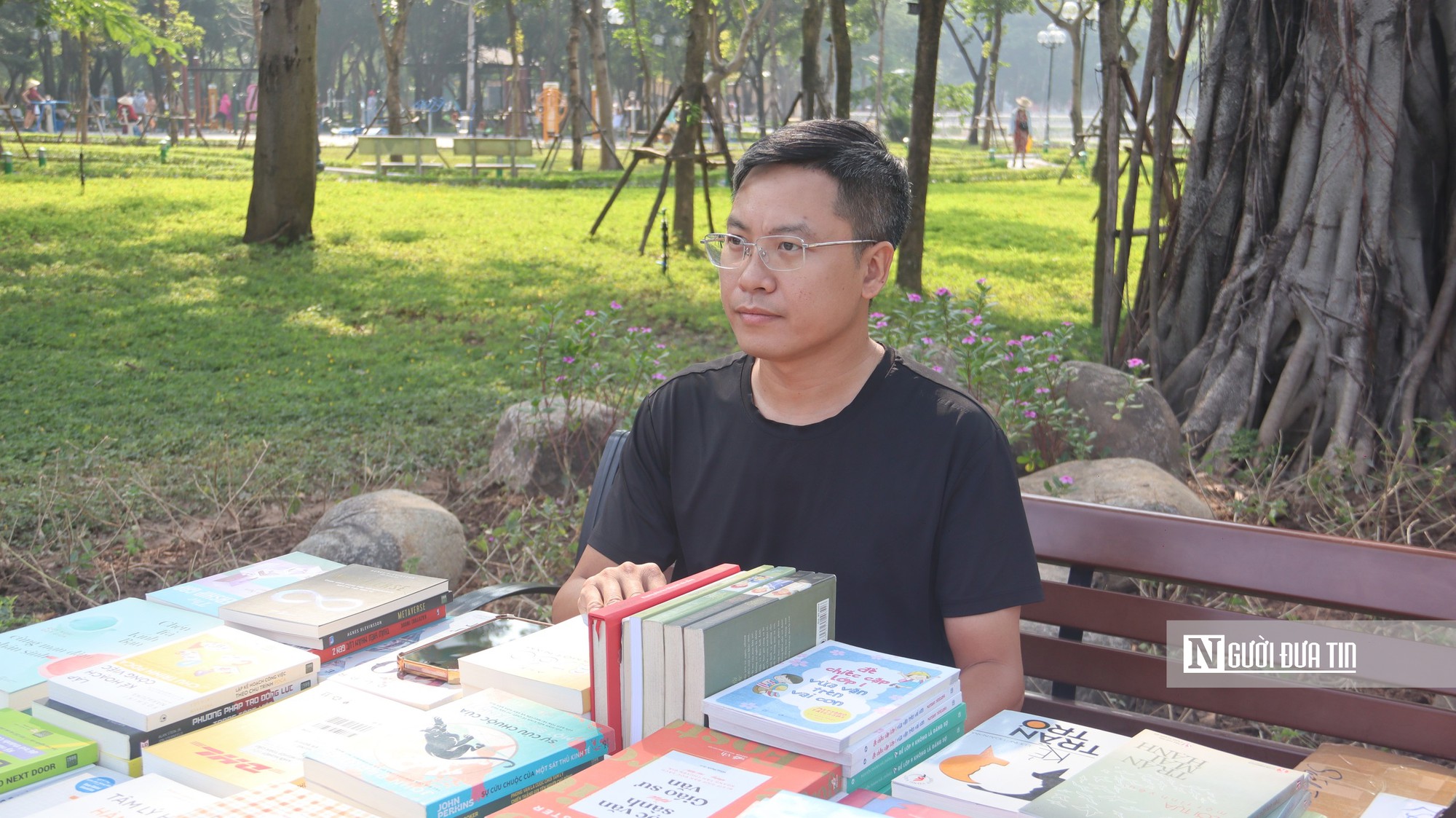 Người trẻ H&agrave; Nội h&agrave;o hứng với hoạt động đổi s&aacute;ch tại Hội s&aacute;ch M&ugrave;a thu 2026 - Ảnh 2.