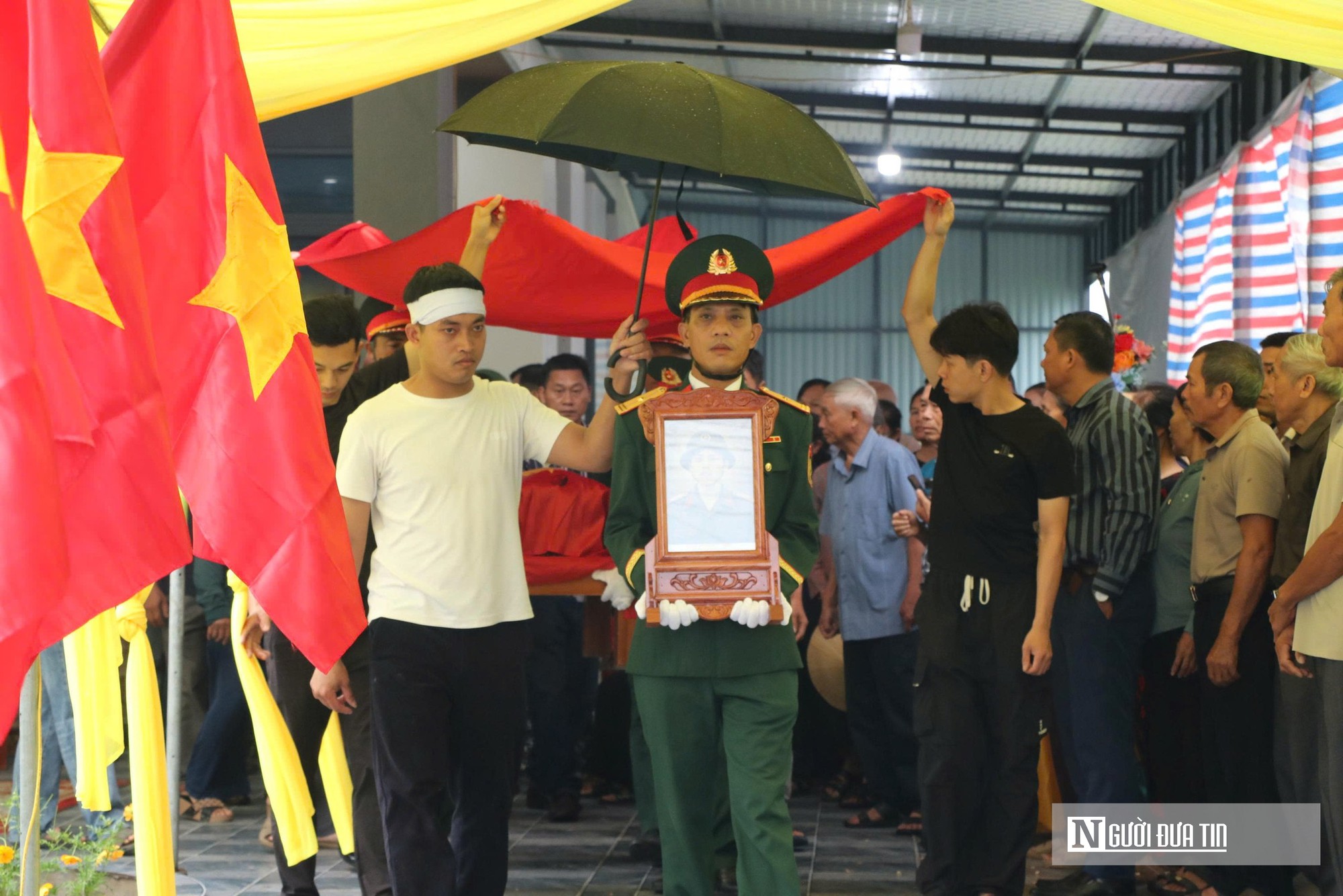 Xúc động lễ truy điệu liệt sĩ Phạm Duy Trinh sau gần nửa thế kỷ hy sinh- Ảnh 3.