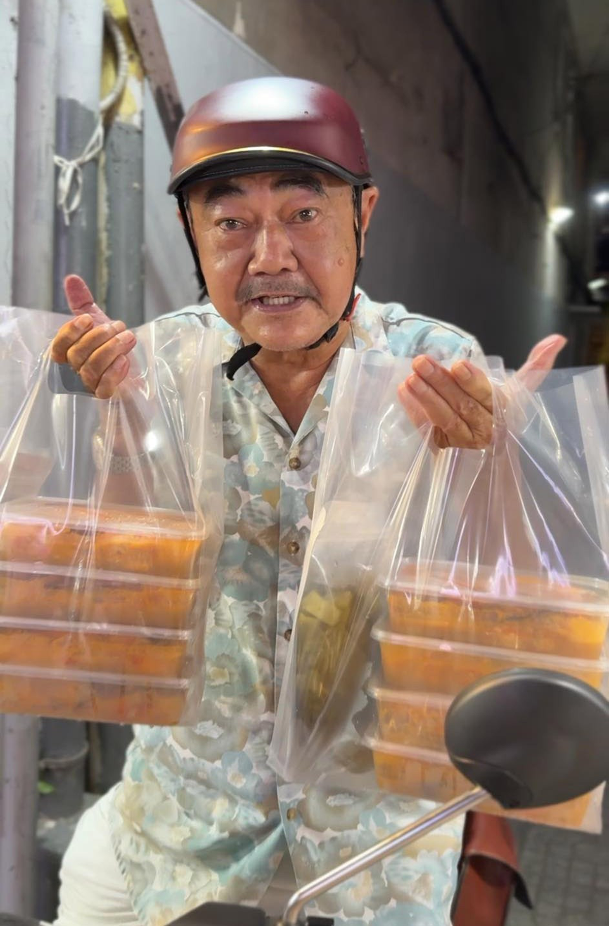 Nam nghệ sĩ từng phủ sóng màn ảnh Việt, nay bán đồ ăn, tự tay giao hàng- Ảnh 2.