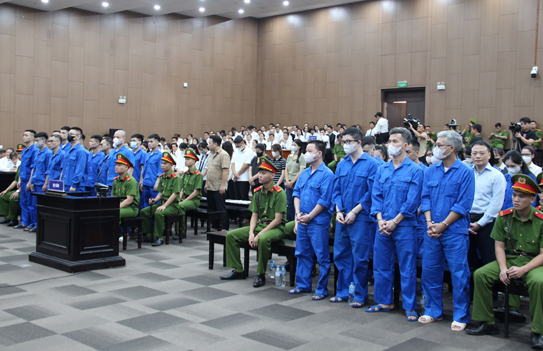 Nhân viên của Mr. Pips khai về