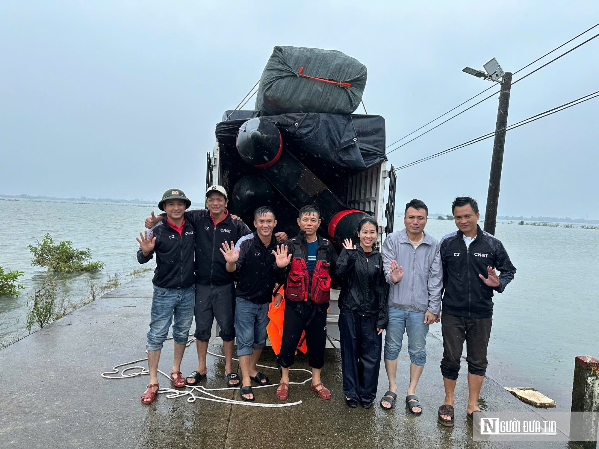 ‘Thủ lĩnh’ tình nguyện Quảng Trị được vinh danh vì hành trình cứu người, giúp đời - Ảnh 3.