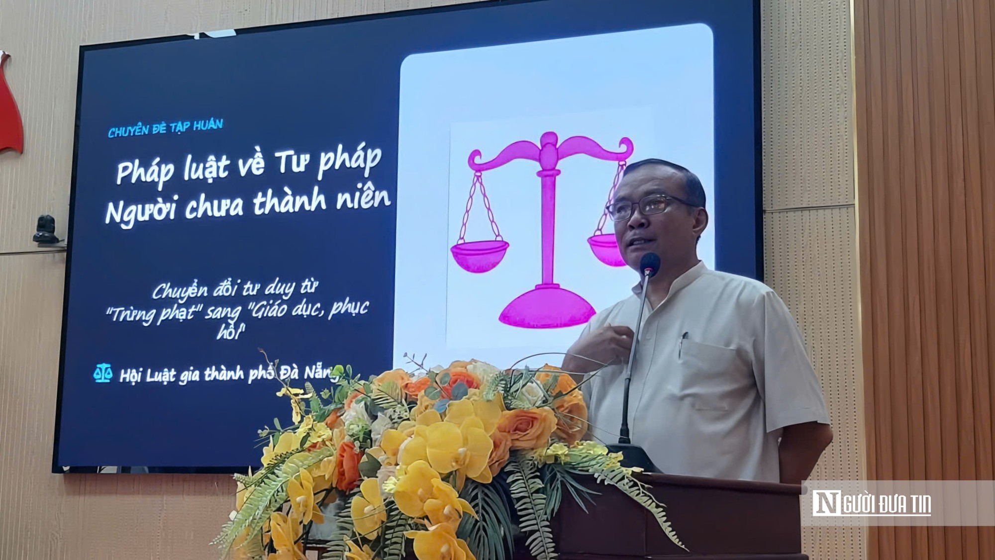 Đà Nẵng: Cả làng cùng đỡ một đứa trẻ lỡ bước đứng dậy- Ảnh 1.