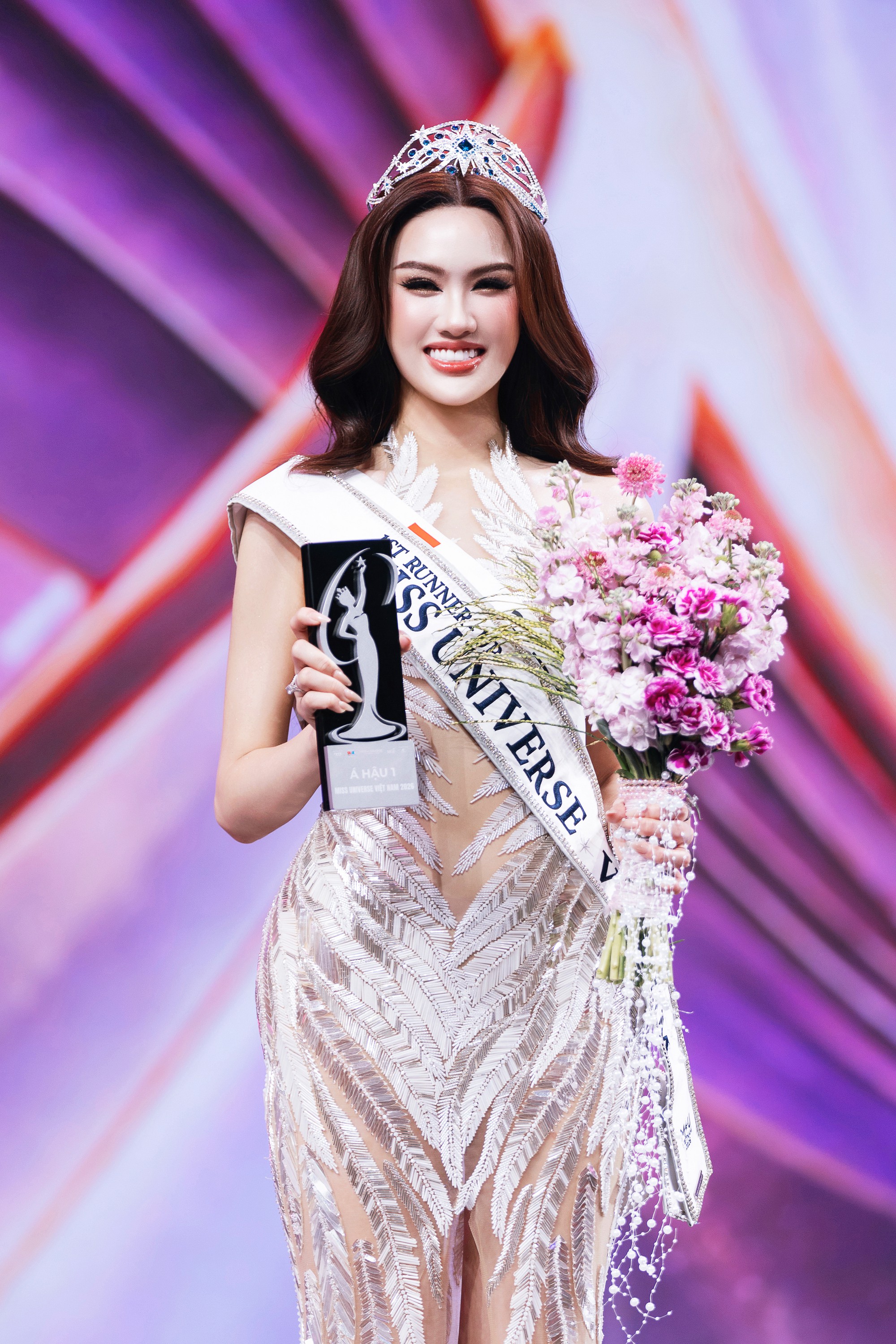 Sau hai năm trở lại, Nguyễn Quỳnh Anh đăng quang Miss Universe Vietnam 2026 - Ảnh 4.