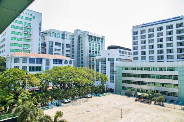 Phía sau hơn 5.700 tỷ đồng nguồn thu của Trường Đại học Công nghiệp Tp.Hồ Chí Minh- Ảnh 1.