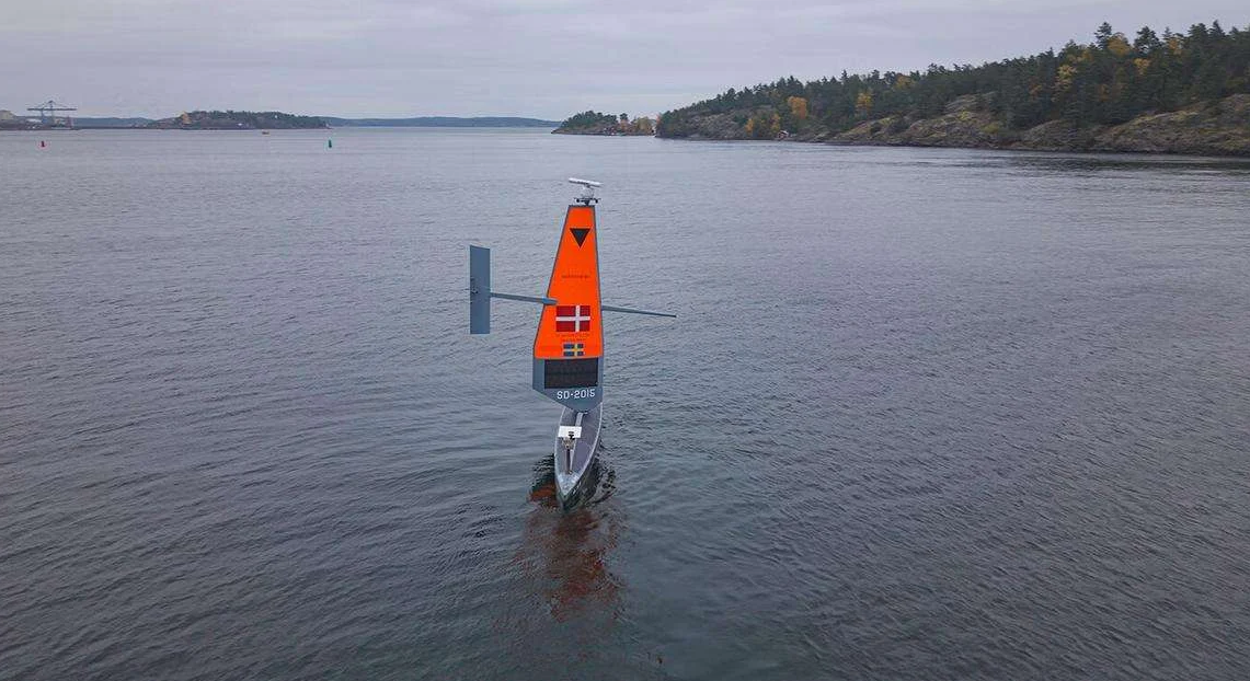 Thụy Điển có động thái mới trên Biển Baltic với xuồng không người lái Saildrone Voyager - Ảnh 1.