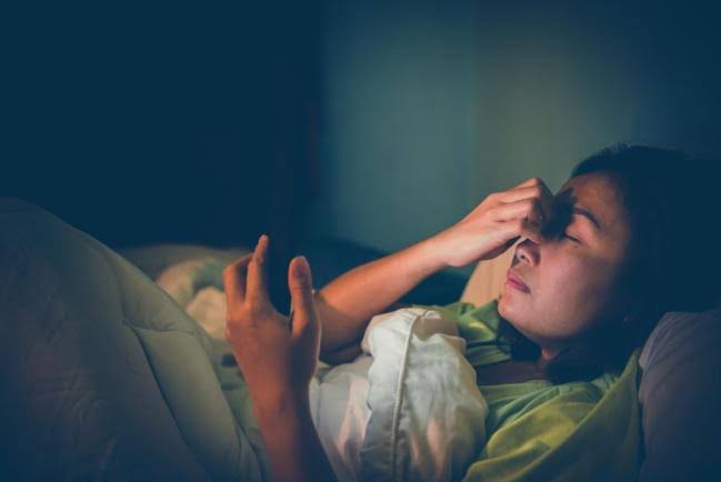Bác sĩ tâm thần cảnh báo nguy cơ mục ruỗng não khi nghiện xem phim ngắn AI- Ảnh 2.
