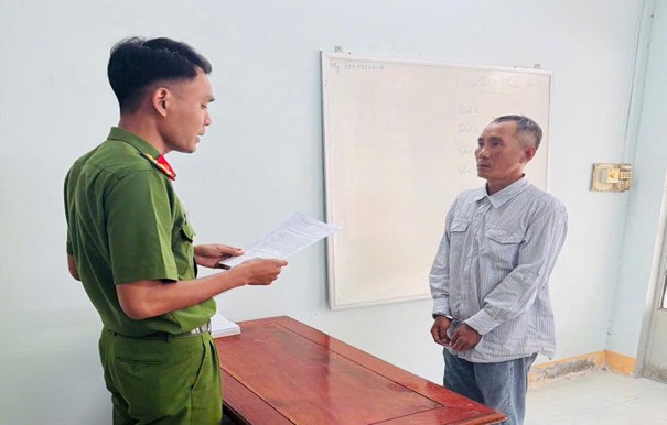 Chém bạn nhậu gây thương tích 34% chỉ vì mâu thuẫn nhỏ - Ảnh 1.