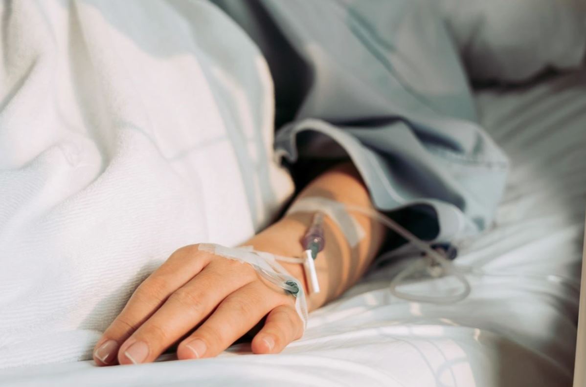 Có dấu hiệu này suốt nửa năm nhưng không đi khám, người phụ nữ 35 tuổi mắc ung thư giai đoạn cuối - Ảnh 1.