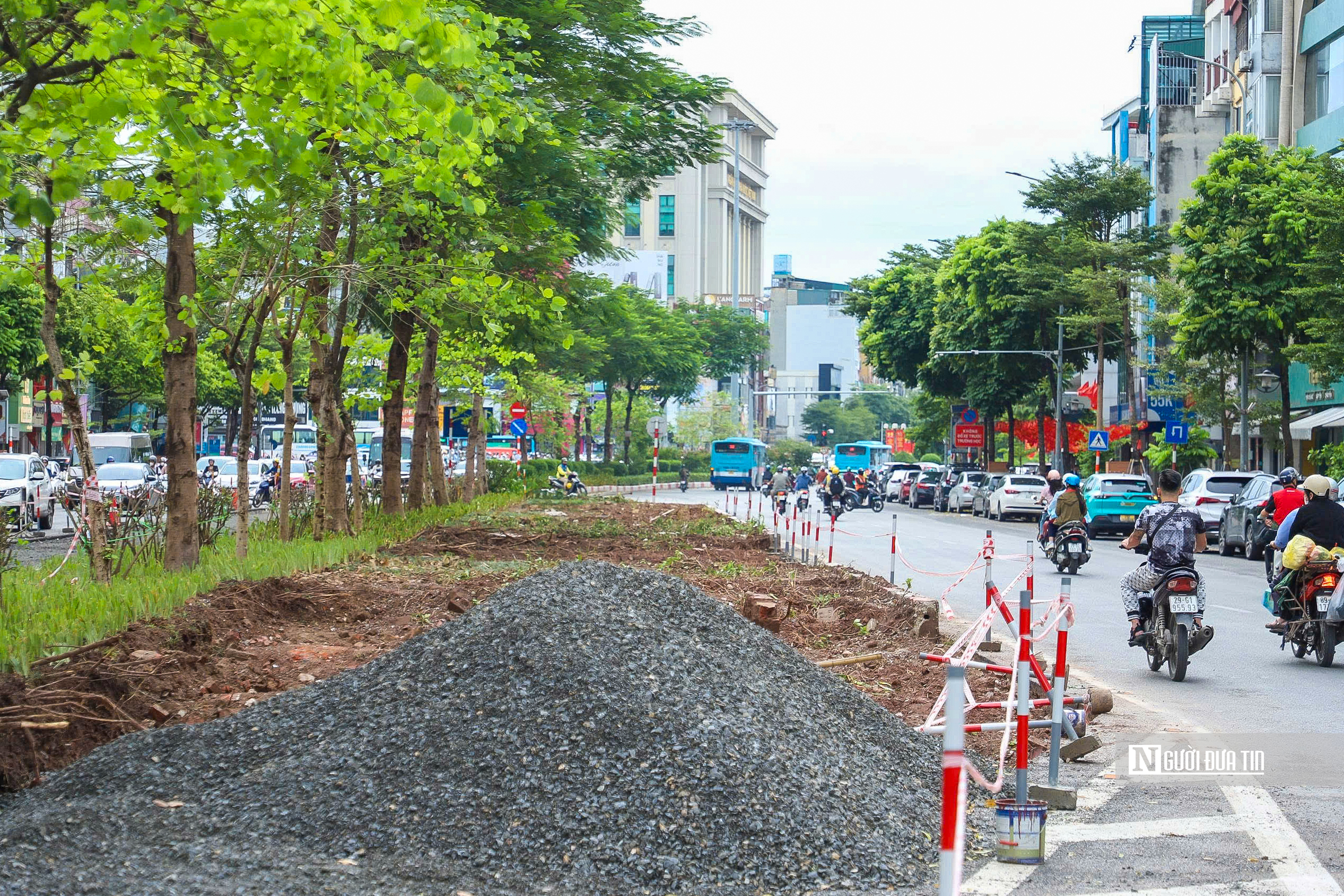 Hà Nội bắt đầu xén dải phân cách, mở rộng đường Ô Chợ Dừa- Ảnh 3.