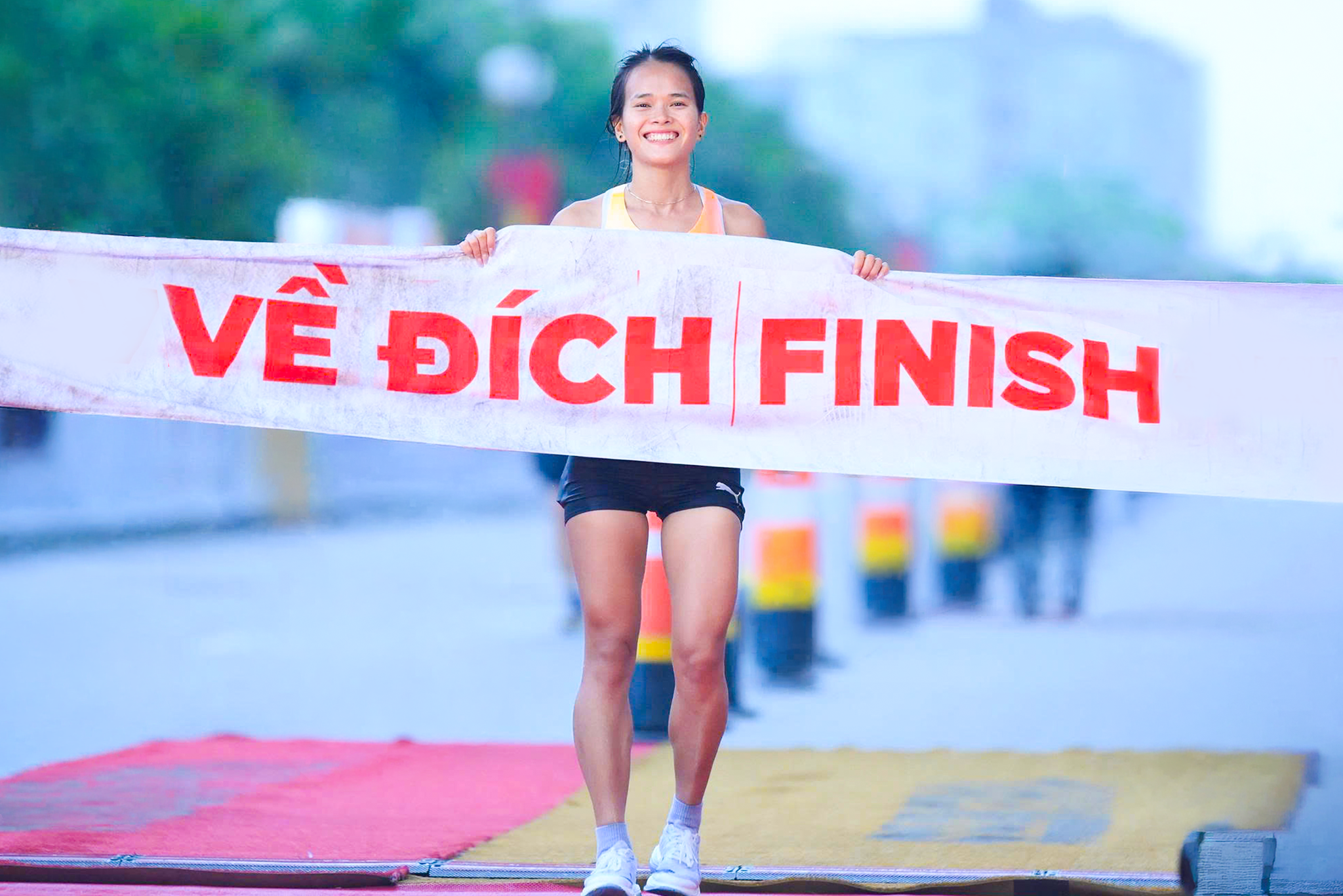 Bứt phá kỷ lục tại giải Marathon Quốc tế Hà Nội Techcombank Mùa thứ 5 - Ảnh 1.