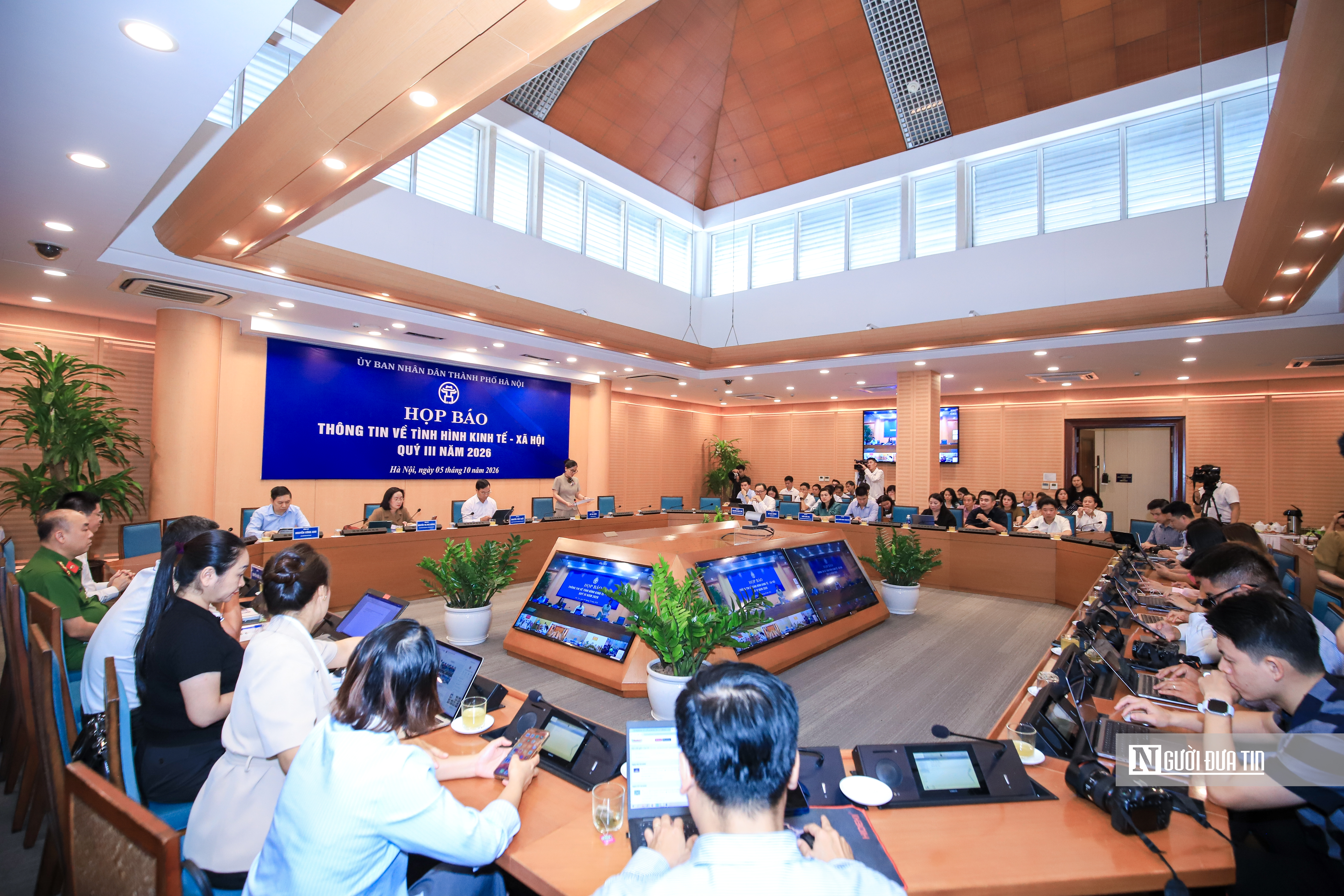 Hà Nội dồn lực cho mục tiêu 11% cả năm - Ảnh 3.