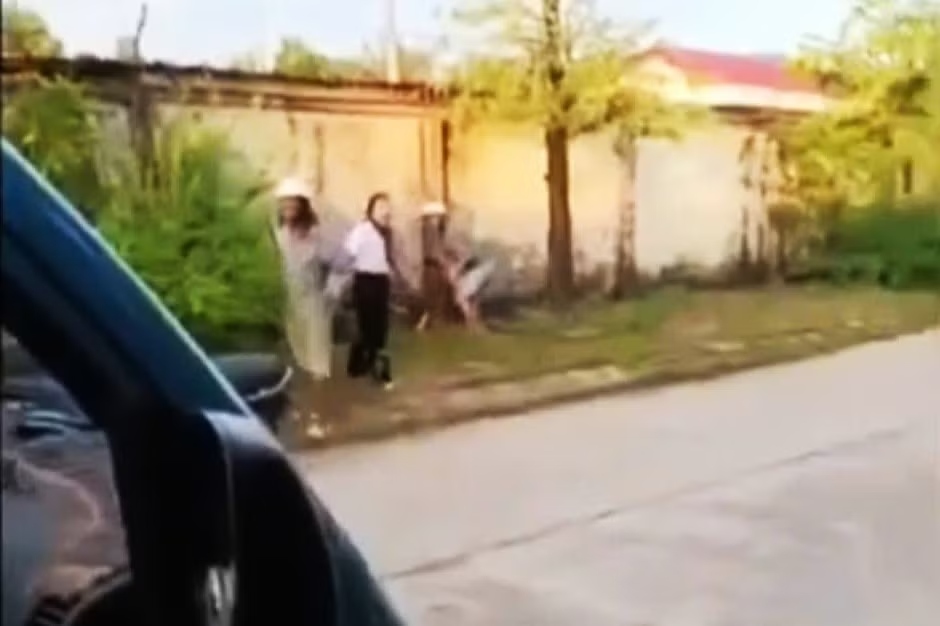 3 mẹ con giáo viên bị người đàn ông tấn công, bé 6 tuổi tử vong - Ảnh 1.