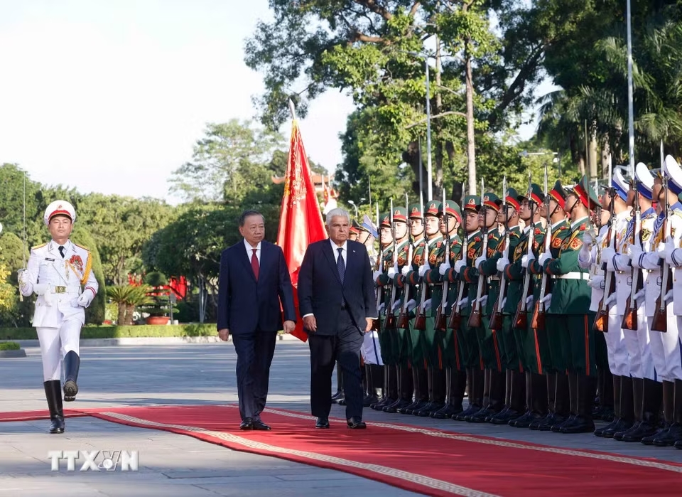 Tổng Bí thư, Chủ tịch nước Tô Lâm chủ trì Lễ đón Tổng thống Panama thăm chính thức Việt Nam - Ảnh 2.