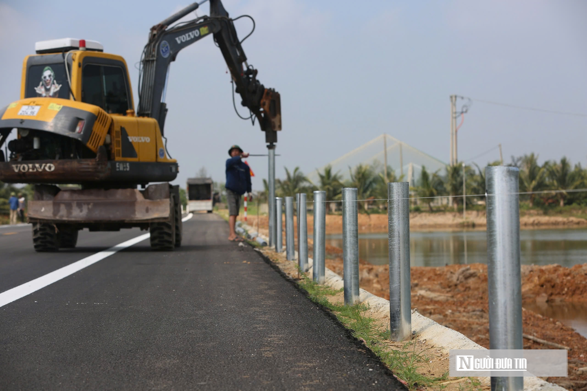 Tuyến đường ven biển gần 24 km ở Thanh Hóa đã liền mạch - Ảnh 9.
