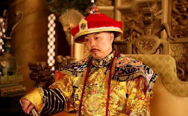 Kh&ocirc;ng thể giặt bằng nước, long b&agrave;o của ho&agrave;ng đế Trung Hoa được l&agrave;m sạch theo c&aacute;ch kh&ocirc;ng ai ngờ - Ảnh 2.