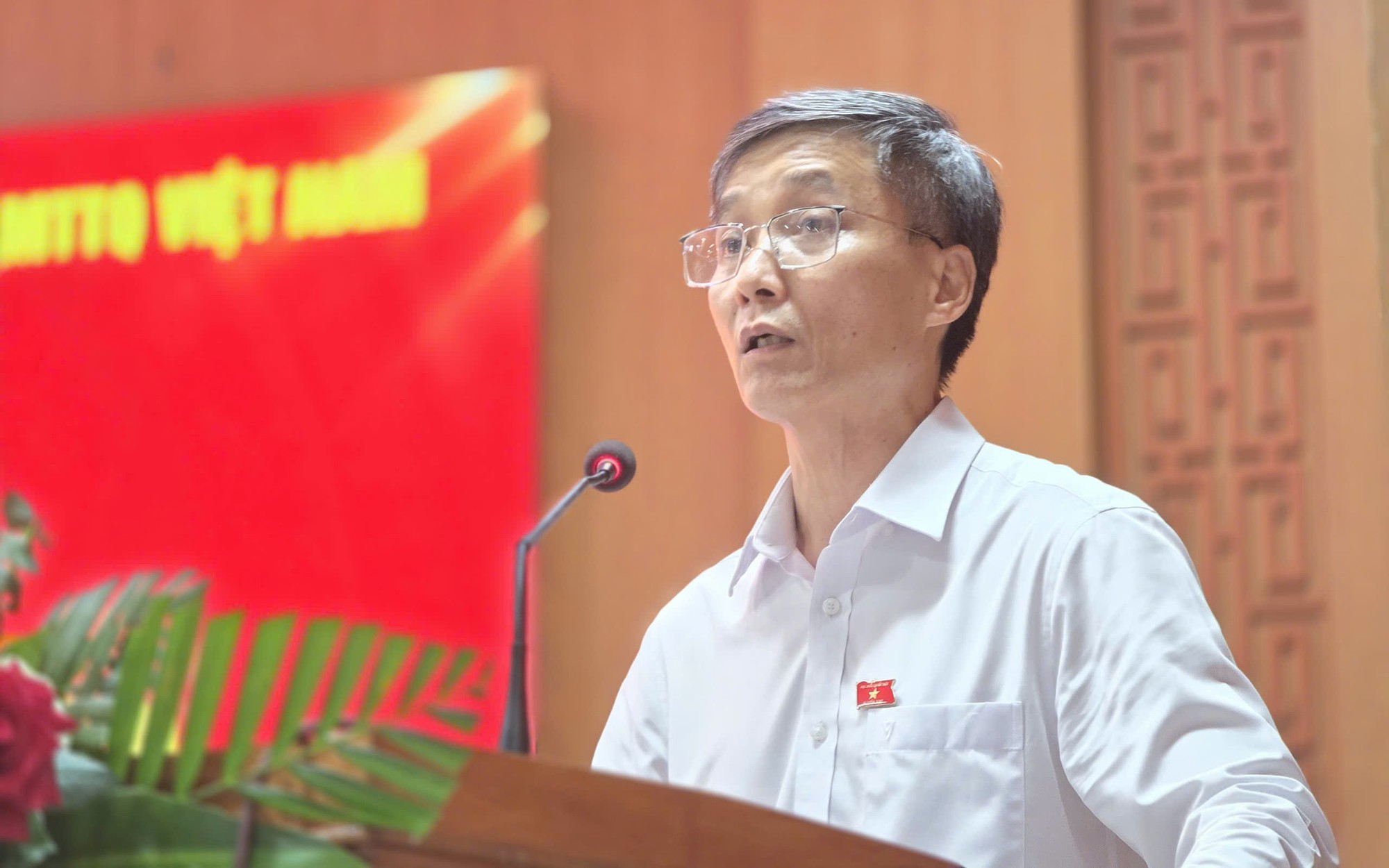 ĐBQH Nguyễn Kh&aacute;nh Ngọc l&yacute; giải việc người d&acirc;n phải nộp nhiều giấy tờ khi l&agrave;m thủ tục- Ảnh 3.