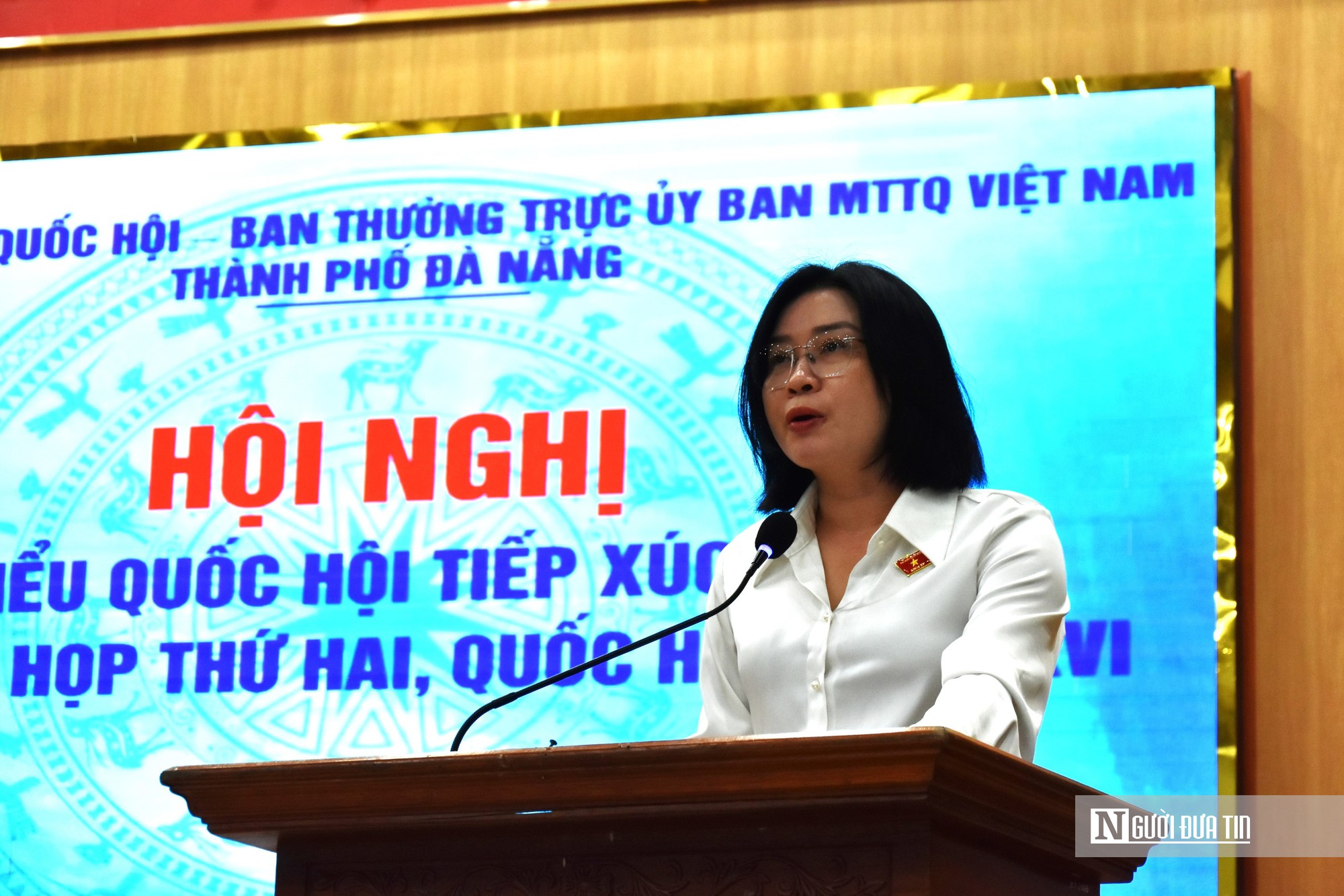 Đo&agrave;n đại biểu Quốc hội Tp.Đ&agrave; Nẵng tặng qu&agrave; cho người d&acirc;n x&atilde; Xu&acirc;n Ph&uacute;- Ảnh 4.