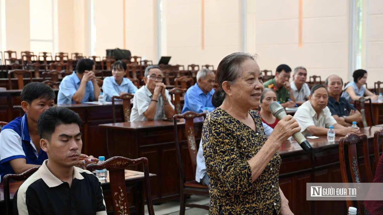 Cử tri phường Đồng Ph&uacute; kiến nghị th&aacute;o gỡ vướng mắc đất đai, giao th&ocirc;ng- Ảnh 3.