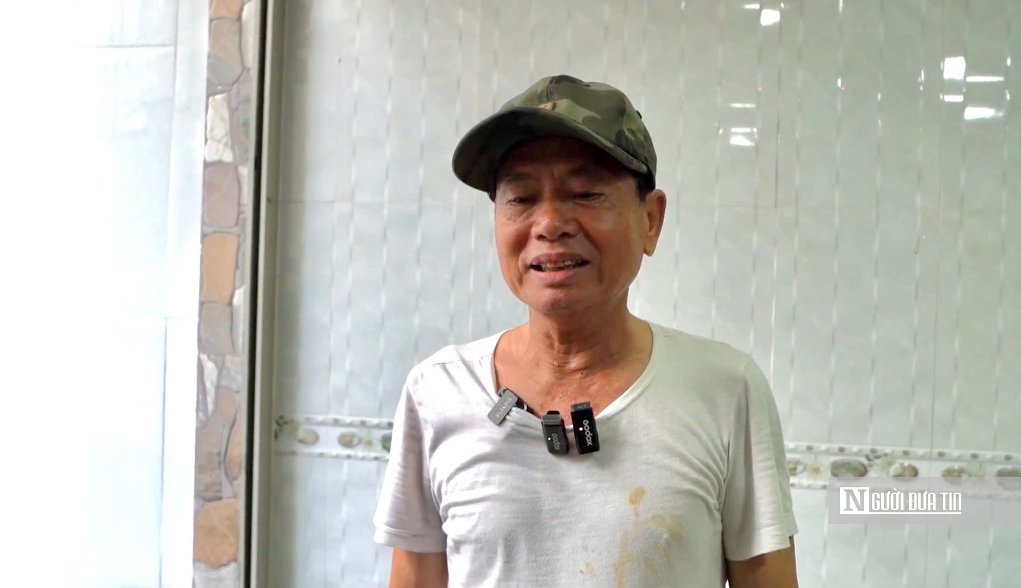 Người dân kể trận mưa khiến nước tràn vào như thác, nhà ngập sâu hơn 1,5m- Ảnh 4.