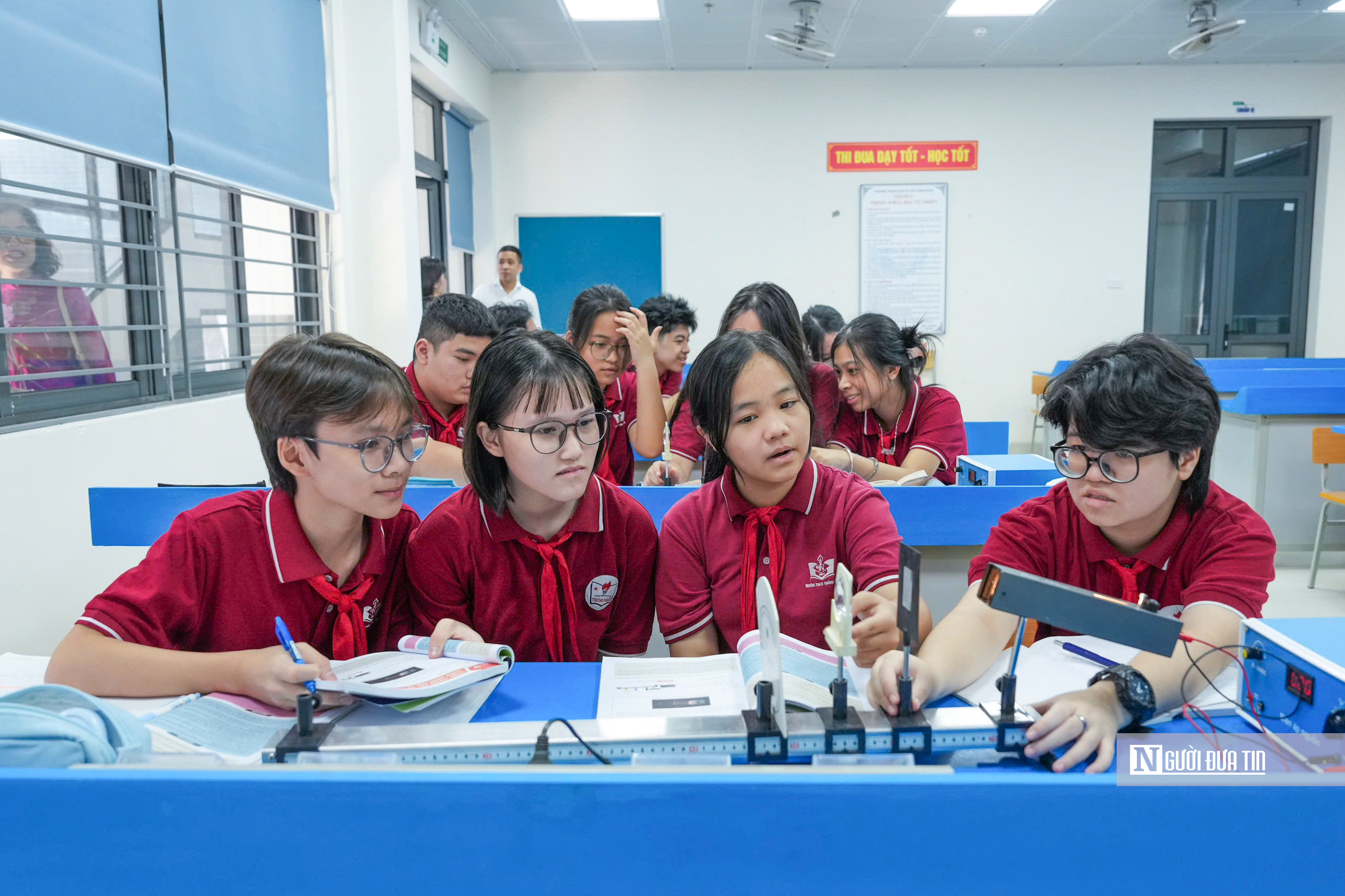 Hà Nội: Gắn biển công trình trường học chào mừng Ngày Giải phóng Thủ đô- Ảnh 9.