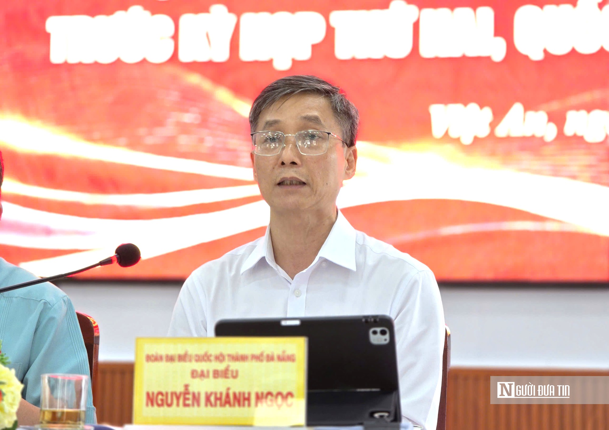 ĐBQH Nguyễn Kh&aacute;nh Ngọc l&yacute; giải việc người d&acirc;n phải nộp nhiều giấy tờ khi l&agrave;m thủ tục- Ảnh 1.
