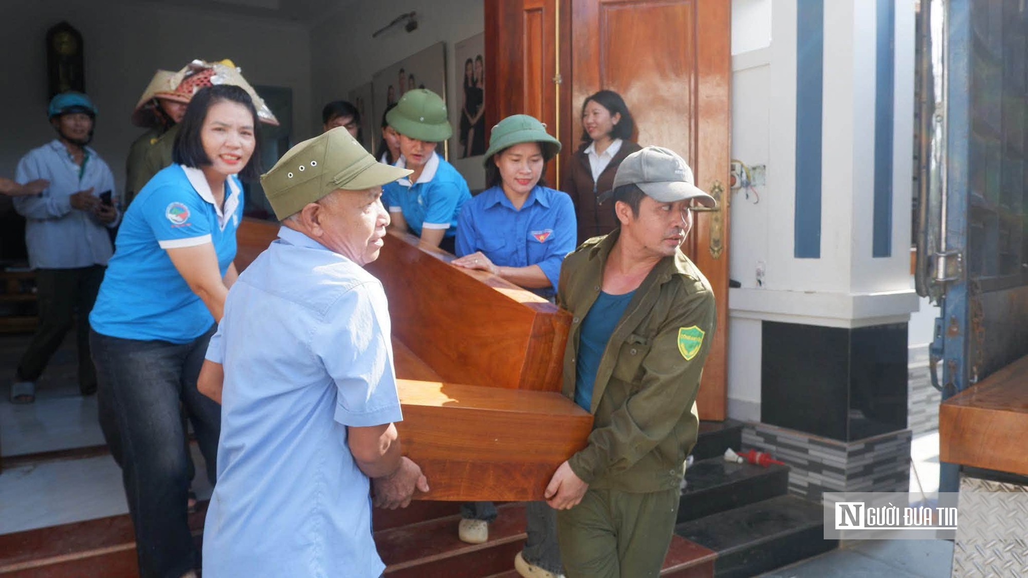Sức mạnh “hạt nhân” cơ sở - Bài 1: Trưởng thôn “đi từng ngõ, gõ từng nhà” vận động người dân giải phóng mặt bằng - Ảnh 5.