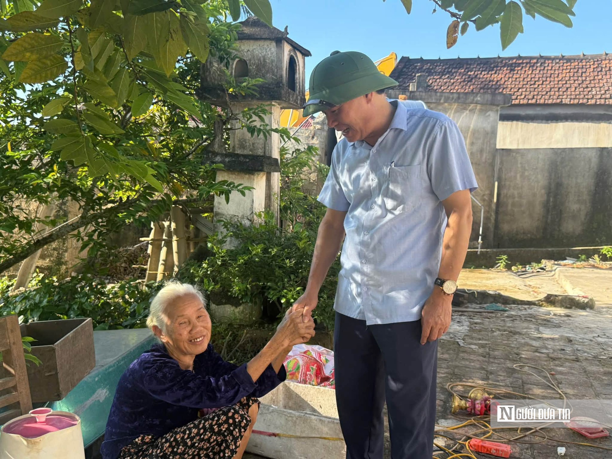 Sức mạnh “hạt nhân” cơ sở - Bài 1: Trưởng thôn “đi từng ngõ, gõ từng nhà” vận động người dân giải phóng mặt bằng - Ảnh 6.