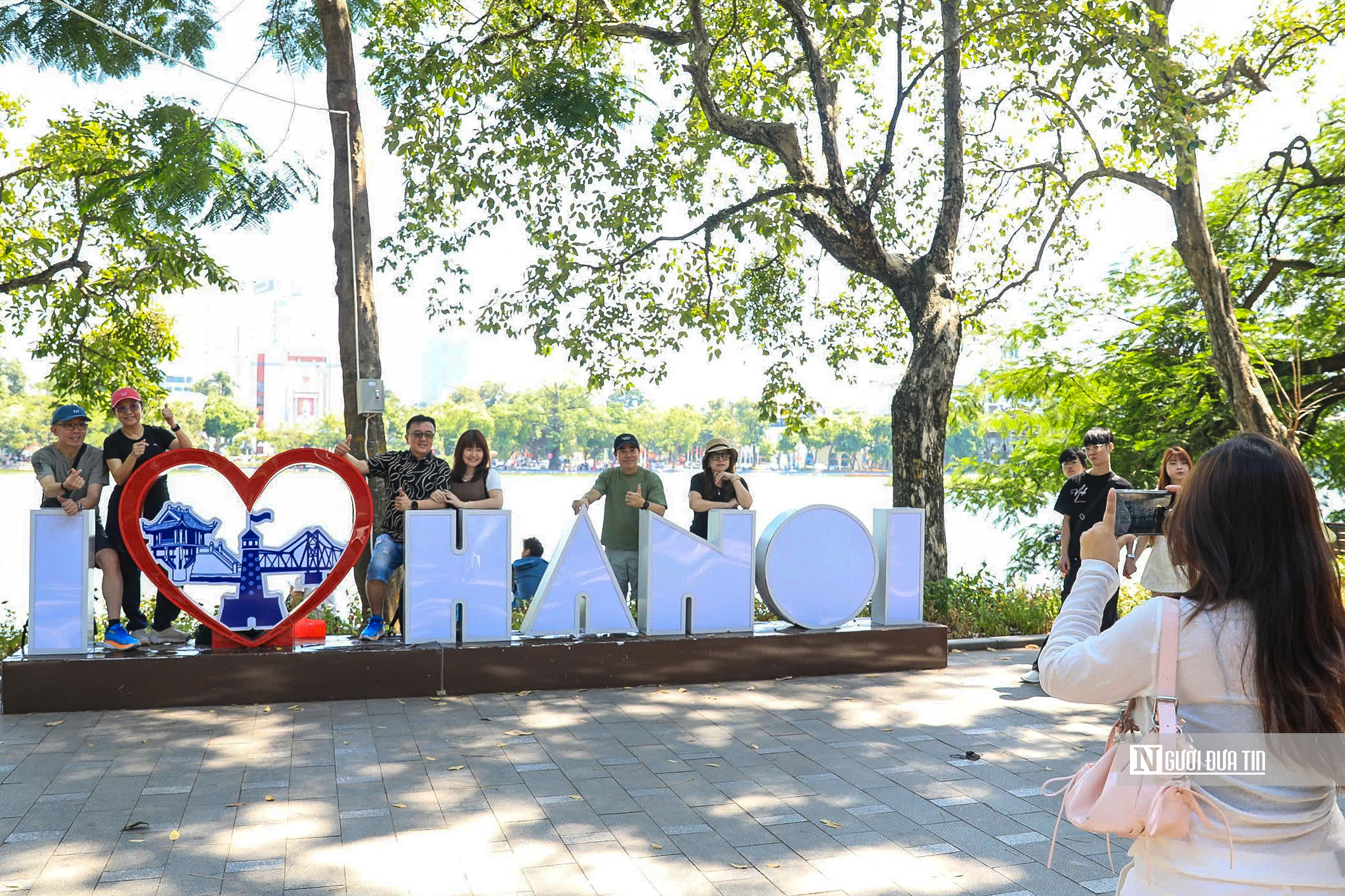 Hà Nội trang hoàng chào mừng 72 năm Ngày Giải phóng Thủ đô- Ảnh 14.
