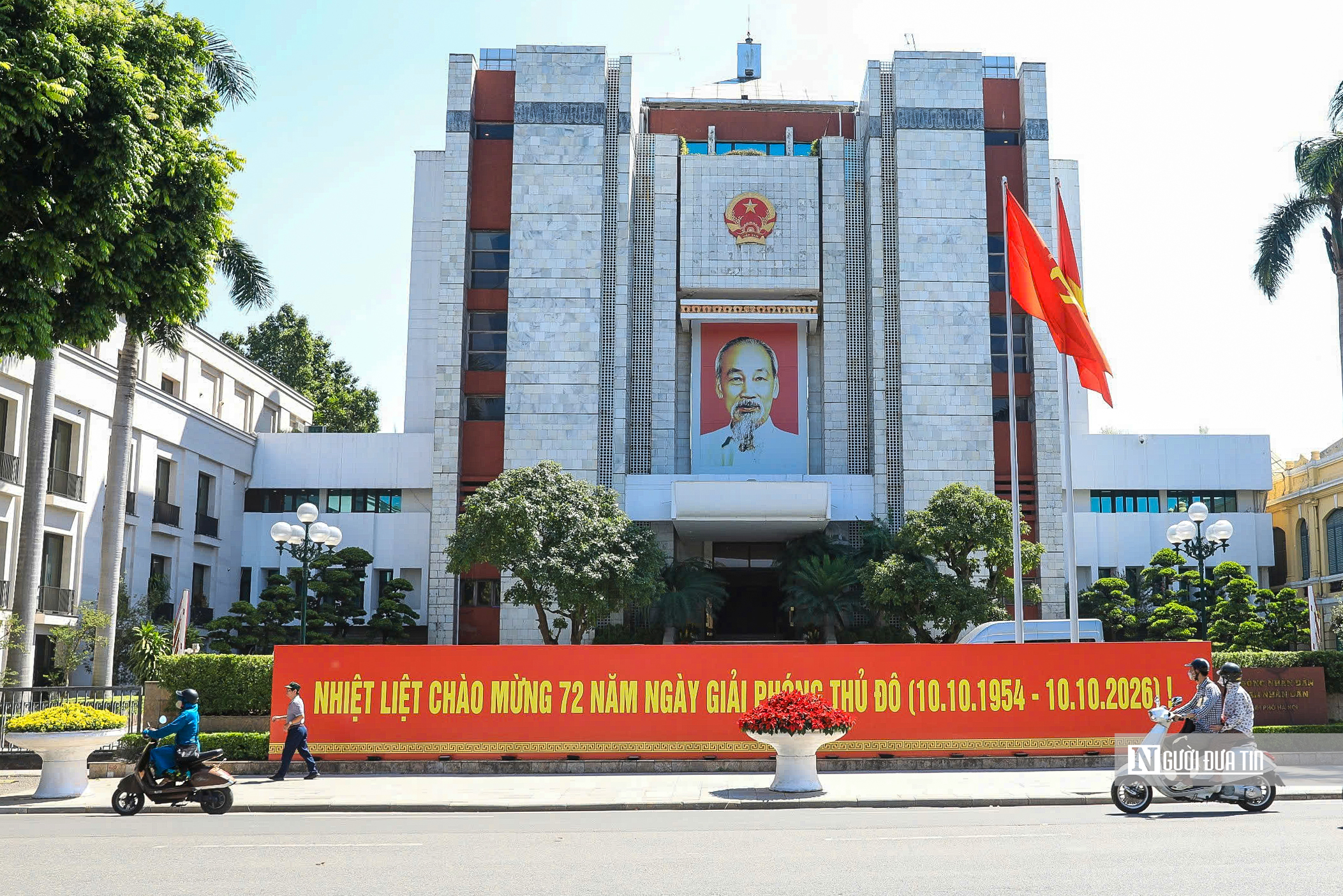 Hà Nội trang hoàng chào mừng 72 năm Ngày Giải phóng Thủ đô- Ảnh 2.