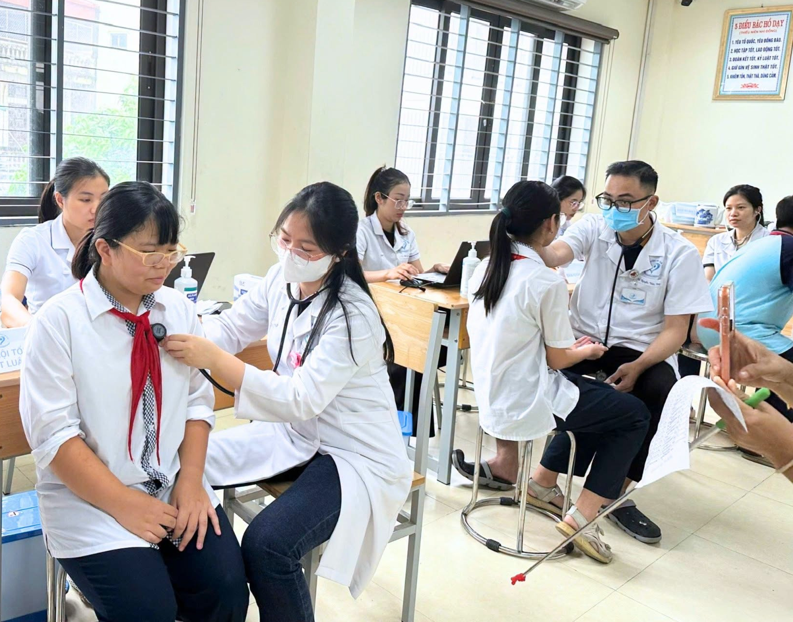 Tỉ lệ trẻ gặp vấn đề sức khỏe rất cao, 90,3% ghi nhận ít nhất một vấn đề sức khoẻ bất thường- Ảnh 2.
