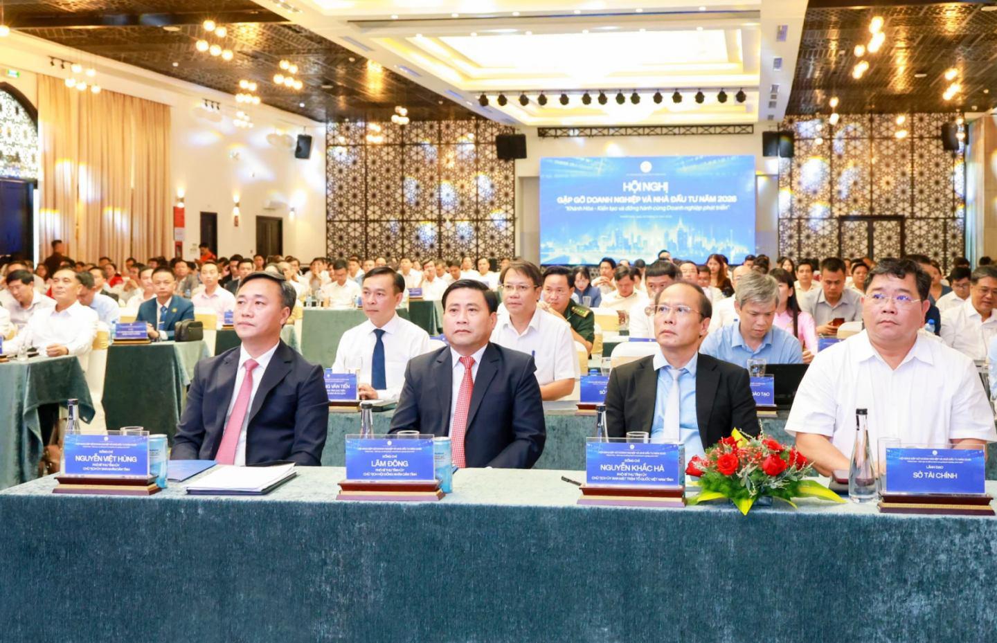 Vega City nhận Bằng khen của Chủ tịch UBND tỉnh Khánh Hòa, tiếp nối hành trình đồng hành cùng địa phương - Ảnh 1.