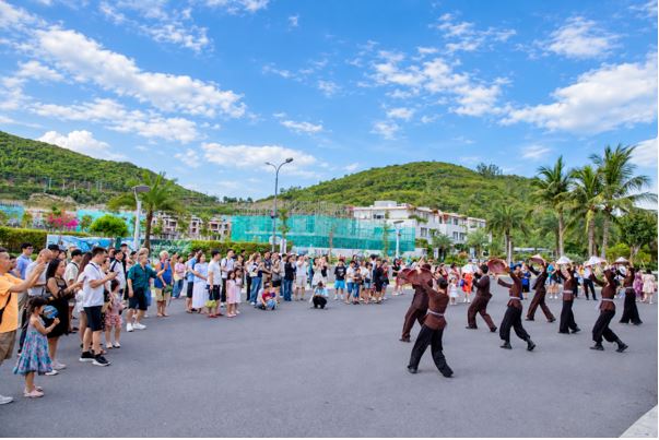 Vega City nhận Bằng khen của Chủ tịch UBND tỉnh Khánh Hòa, tiếp nối hành trình đồng hành cùng địa phương - Ảnh 3.
